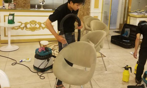 Giặt ghế sofa tại Thẩm Mỹ Viện Đông Á