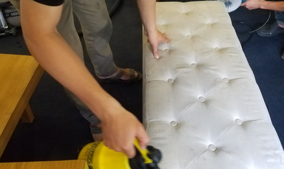 Giặt ghế sofa tại Trung Nguyên Legend - 153 Hùng Vương, Q.5